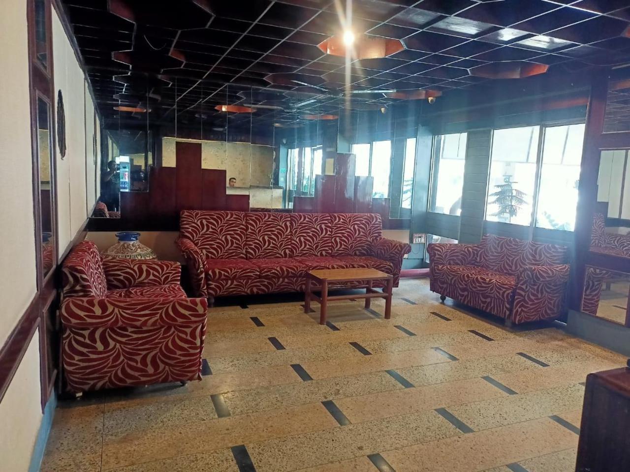 Hotel Skylark Нагпур Экстерьер фото